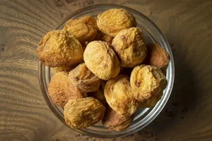 تصویر 1 از آلو بخارا خشک با بافت محکم و طعم طبیعی